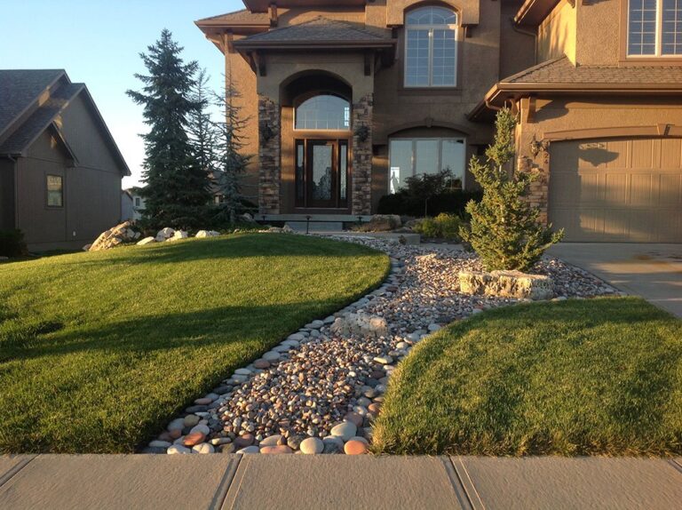 Effortless Elegance: Crafting a Stunning Low-Maintenance Landscape That Thrives
